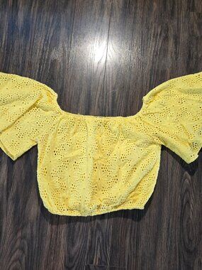 LULU's 70s/Boho/Hippie/Peasant Style Vibrant Yellow Crop Top SIZE M